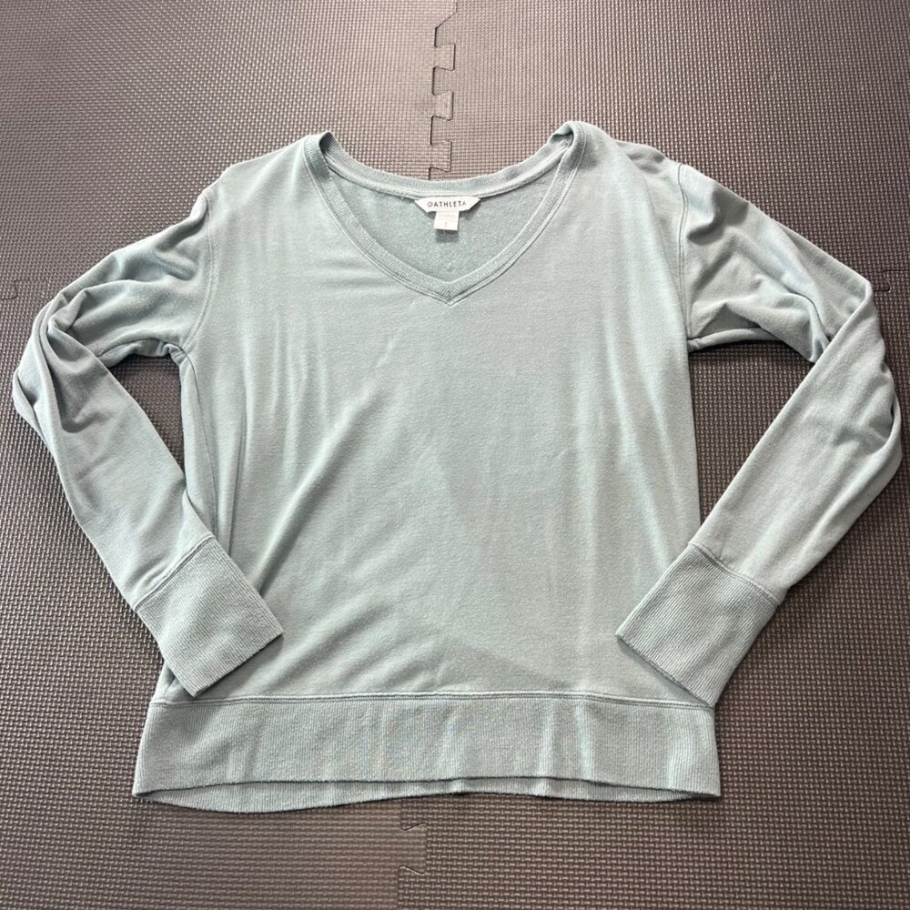 Athleta Small Long Sleeve V-Neck Pullover In Light Green With Ribbed Cuffs And H - Picture 1 of 5